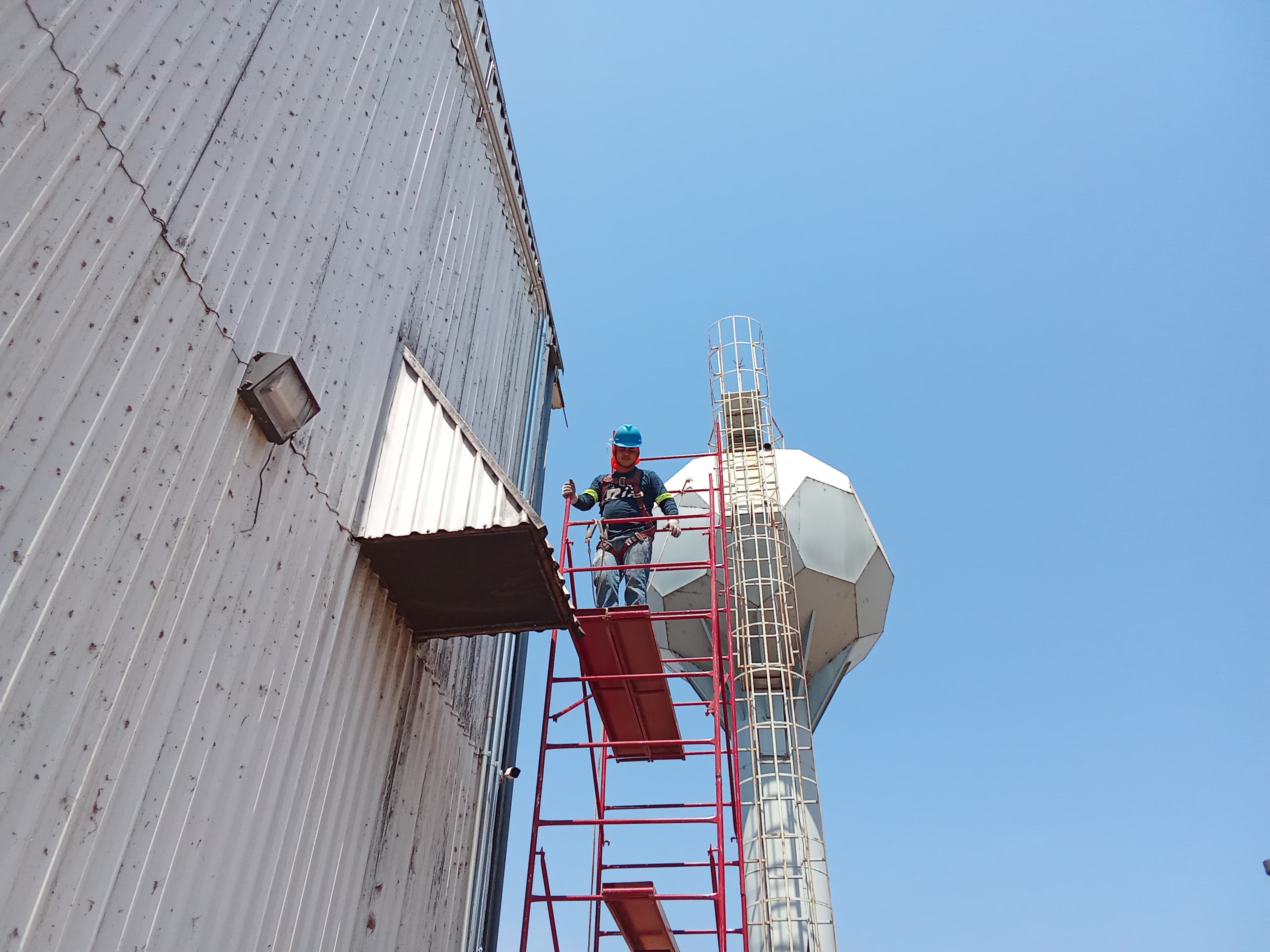Mantenimiento Técnico en Altura y Pintura de Naves