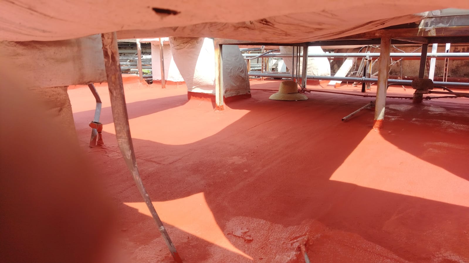 Aplicación de impermeabilizante residencial en azotea